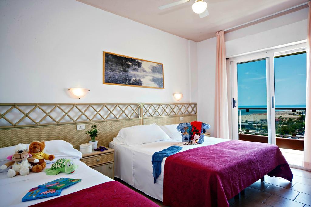 Hotel Doge Alba Adriatica Habitación foto