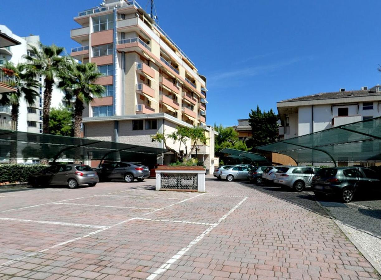 Hotel Doge Alba Adriatica Exterior foto
