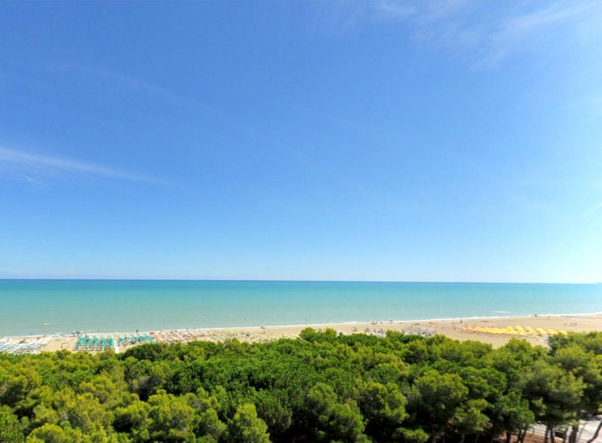 Hotel Doge Alba Adriatica Exterior foto